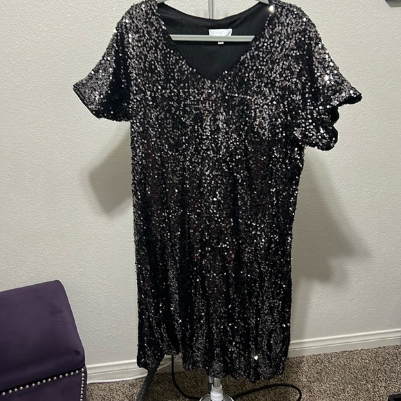 EUC signature by robbie bee silver sequined short sleeve shift dress size 2x - Picture 1 of 4
